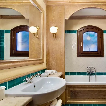 Isa-residence Wityh Swimming-pool Near Porto Cervo And Only 350 Meters From The Apartment