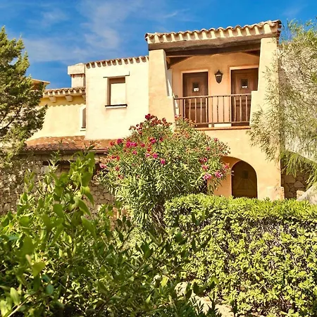 Isa-residence Wityh Swimming-pool Near Porto Cervo And Only 350 Meters From The