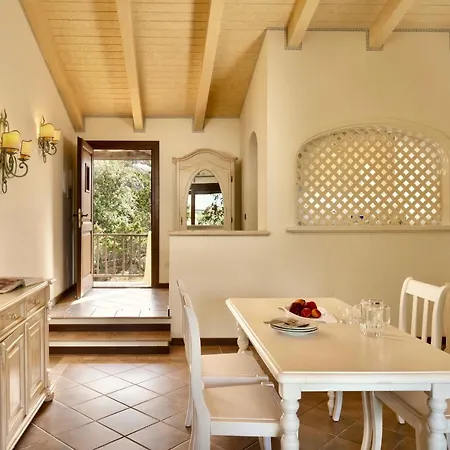 Apartment Isa-residence Wityh Swimming-pool Near Porto Cervo And Only 350 Meters From The