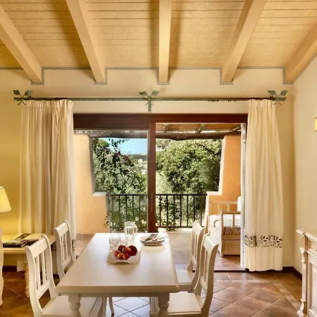 Lägenhet Isa-residence Wityh Swimming-pool Near Porto Cervo And Only 350 Meters From The *