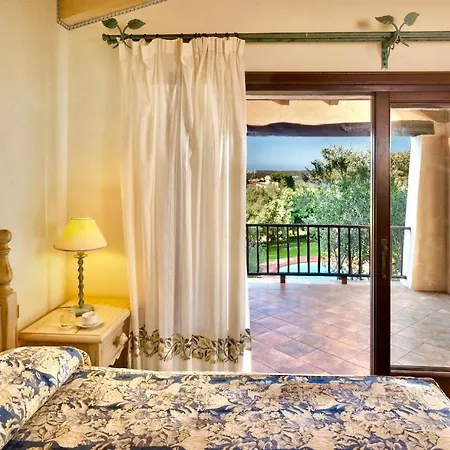 Isa-residence Wityh Swimming-pool Near Porto Cervo And Only 350 Meters From The *