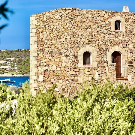 Isa-residence Wityh Swimming-pool Near Porto Cervo And Only 350 Meters From The 리시아 디 바카