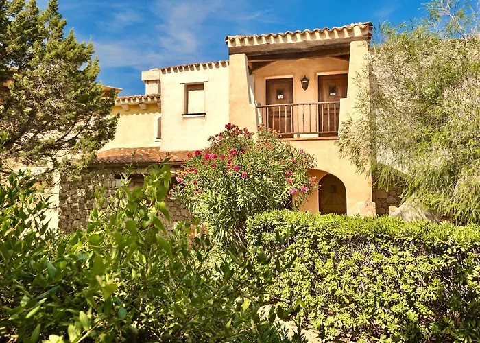 Isa-residence Wityh Swimming-pool Near Porto Cervo And Only 350 Meters From The