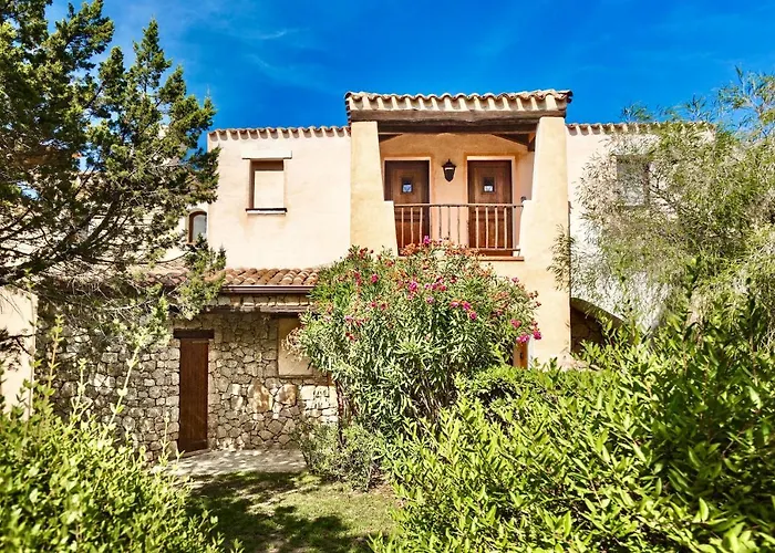 Isa-residence Wityh Swimming-pool Near Porto Cervo And Only 350 Meters From The * Liscia di Vacca