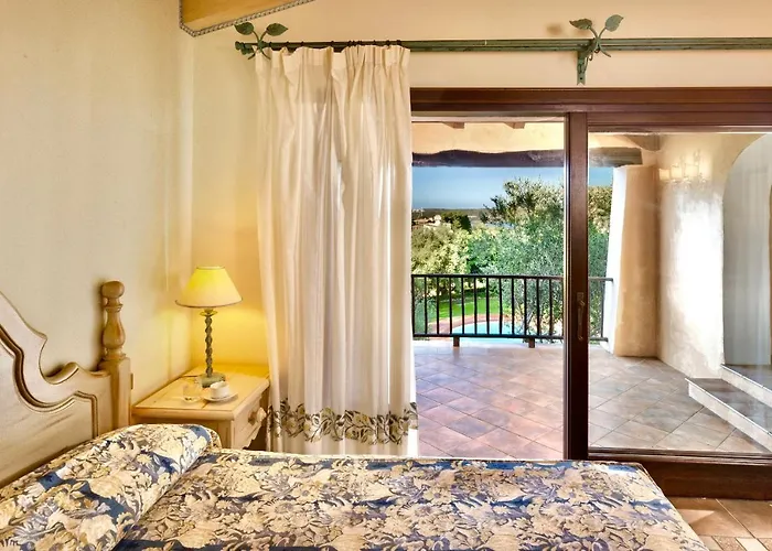 Isa-residence Wityh Swimming-pool Near Porto Cervo And Only 350 Meters From The *