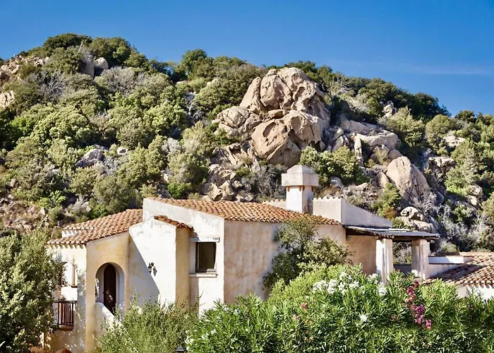 Isa-residence Wityh Swimming-pool Near Porto Cervo And Only 350 Meters From The Apartman