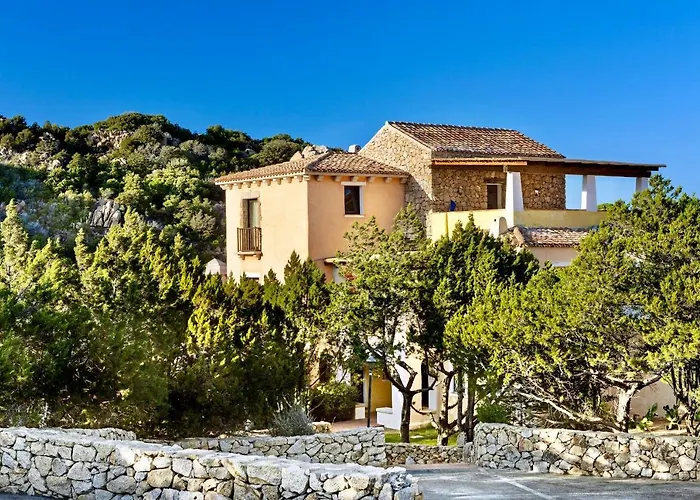 Isa-residence Wityh Swimming-pool Near Porto Cervo And Only 350 Meters From The Liscia di Vacca