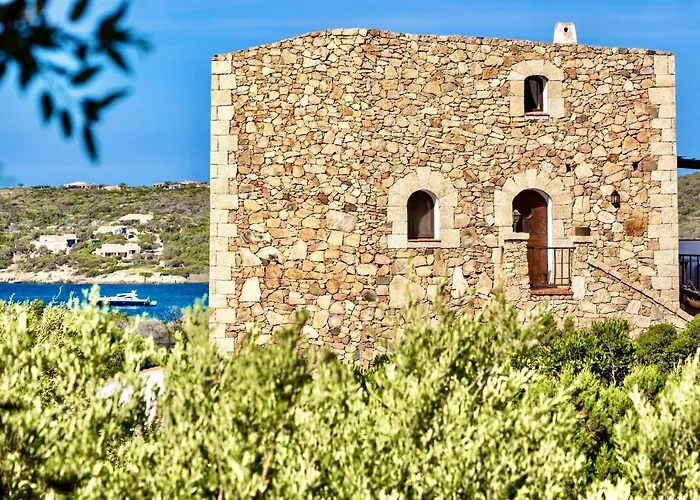 Isa-residence Wityh Swimming-pool Near Porto Cervo And Only 350 Meters From The Liscia di Vacca